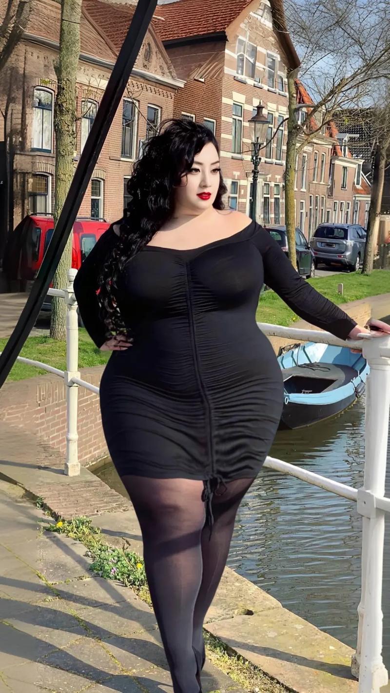 丰满妇女 BBWBBWBBWBBW,拥有极致丰满身材,让你欲罢不能