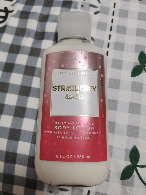 全新升级的 BBW 与 WB 和老妇女身体乳,富含天然植物精华,为肌肤带来滋润与呵护